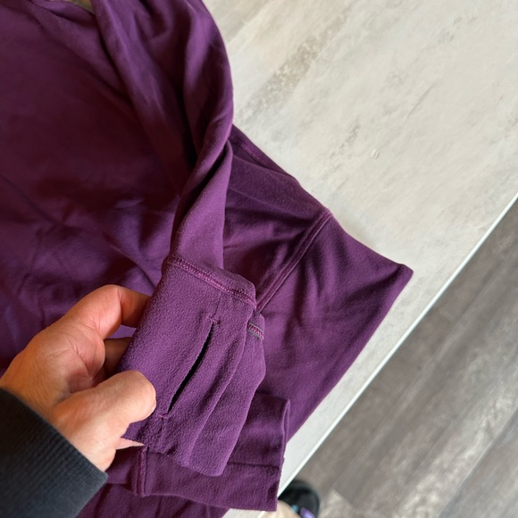 Ultra-soft Lululemon long sleeve top - Picture 3 of 6